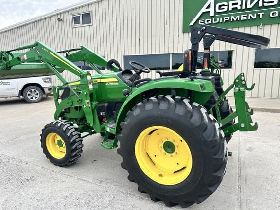 Image of John Deere 4052R equipment image 2