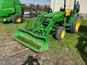 Main image John Deere 4052R