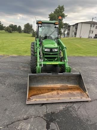 Image of John Deere 4052R equipment image 2