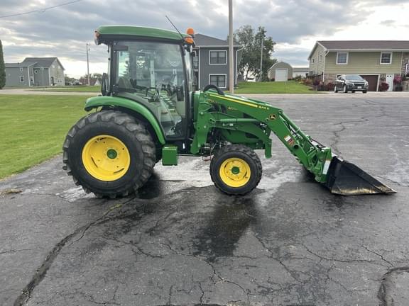 Image of John Deere 4052R equipment image 4