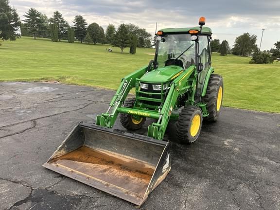 Image of John Deere 4052R equipment image 1