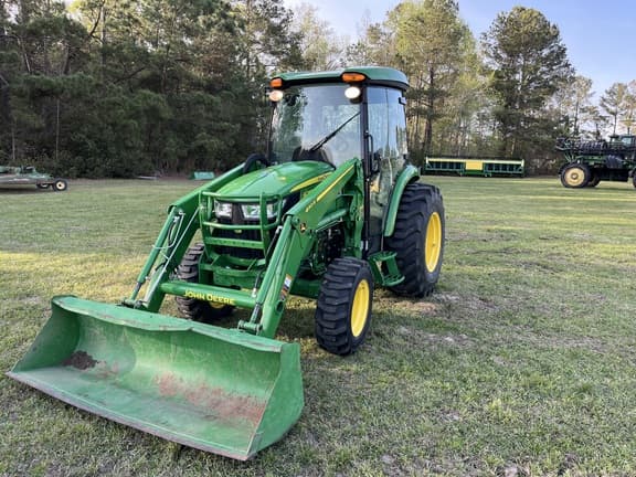 Image of John Deere 4052R equipment image 1