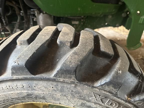 Image of John Deere 4052R equipment image 4