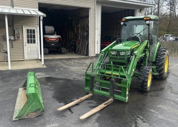 Image of John Deere 4052R Image 1