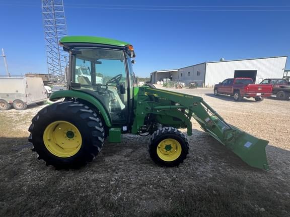 Image of John Deere 4052R equipment image 4