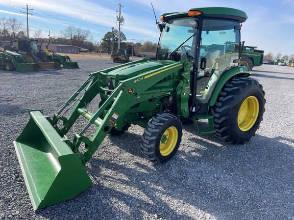 Main image John Deere 4052R