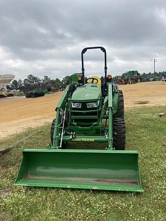 Image of John Deere 4052R equipment image 4