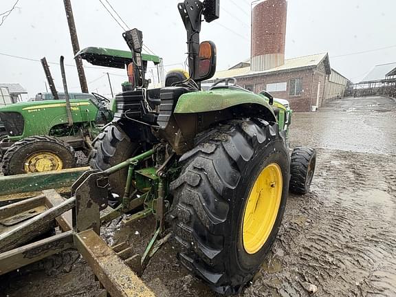 Image of John Deere 4052R equipment image 4