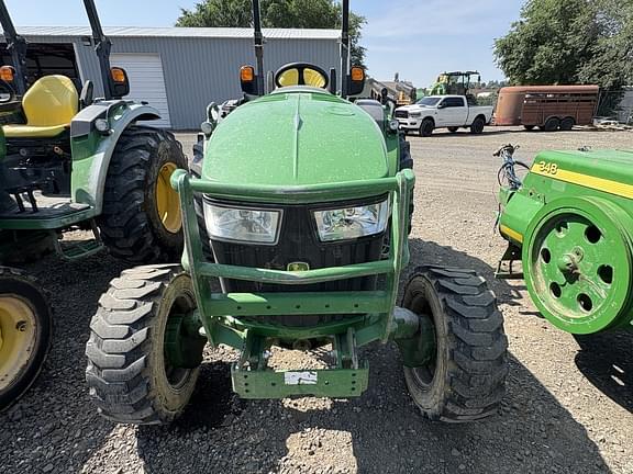 Image of John Deere 4052R equipment image 4