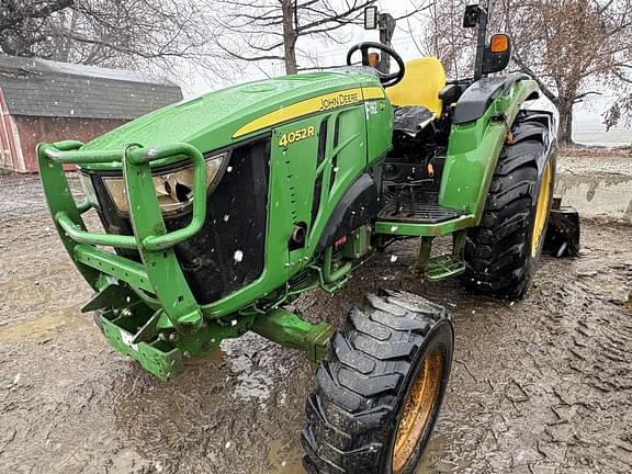 Image of John Deere 4052R Primary image