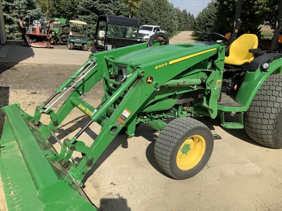 Main image John Deere 4052R