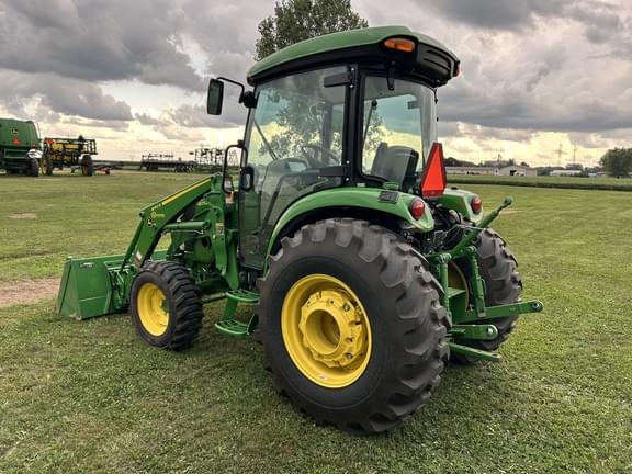 Image of John Deere 4052R equipment image 4