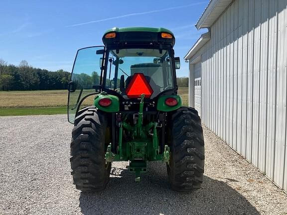 Image of John Deere 4052R equipment image 4