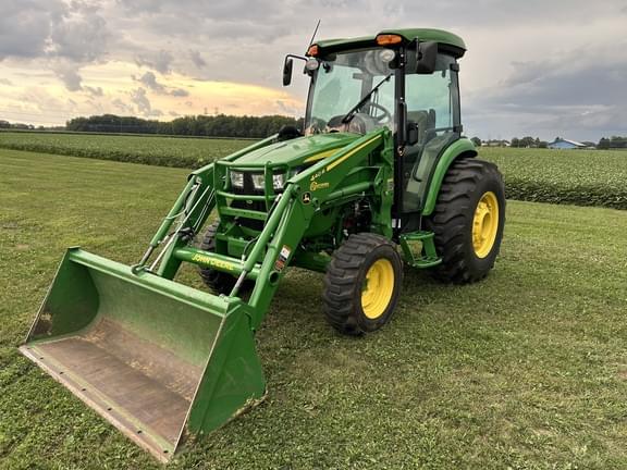 Image of John Deere 4052R equipment image 2