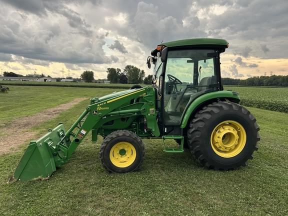 Image of John Deere 4052R equipment image 3
