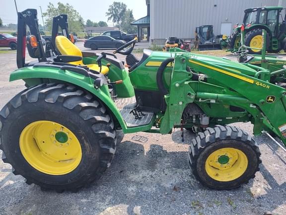Image of John Deere 4052R equipment image 4