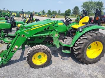 Main image John Deere 4052R