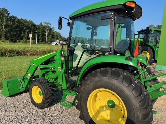 Image of John Deere 4052R equipment image 4