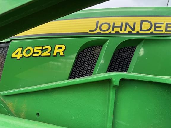 Image of John Deere 4052R equipment image 4