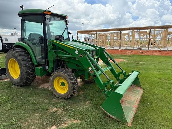 Image of John Deere 4052R equipment image 1