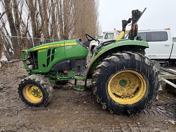 Image of John Deere 4052R equipment image 2