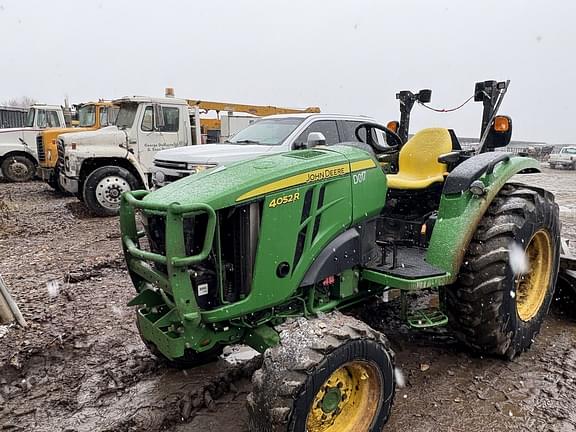 Image of John Deere 4052R Primary image