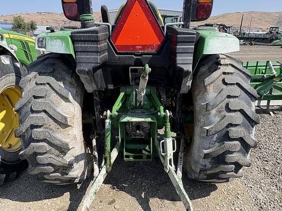 Image of John Deere 4052R equipment image 2