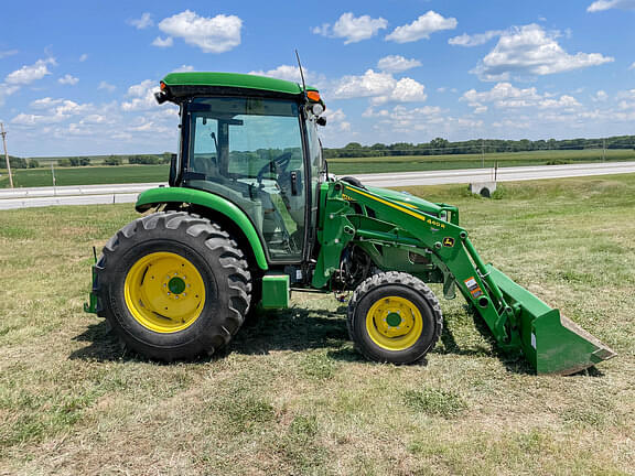 Image of John Deere 4052R equipment image 4