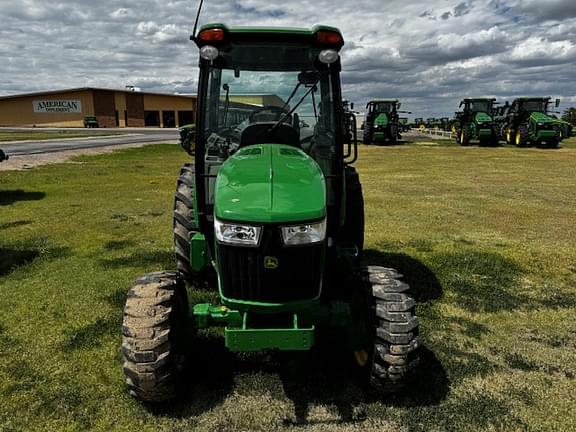 Image of John Deere 4052R equipment image 3