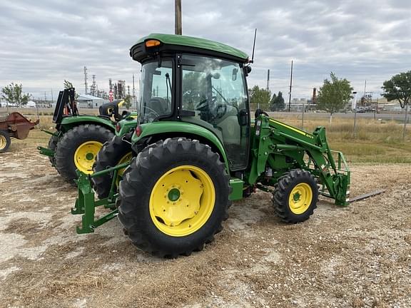 Image of John Deere 4052R equipment image 4