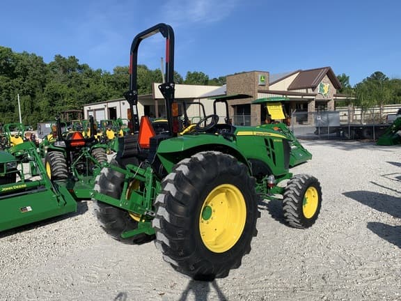 Image of John Deere 4066M equipment image 1