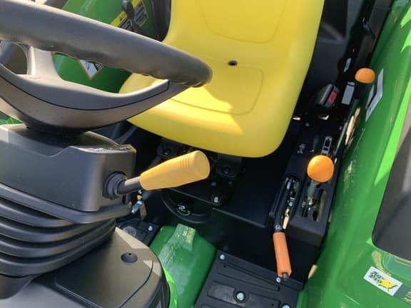 Image of John Deere 4066M equipment image 3