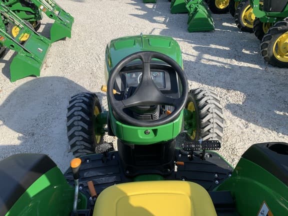 Image of John Deere 4066M equipment image 4