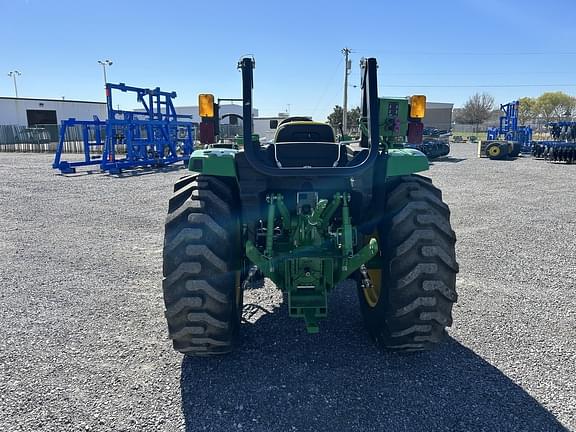 Image of John Deere 4066M equipment image 3