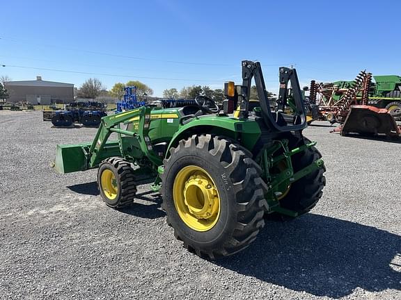 Image of John Deere 4066M equipment image 2