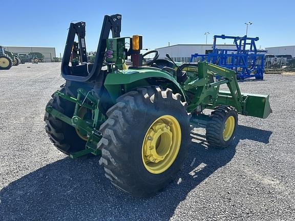 Image of John Deere 4066M equipment image 4