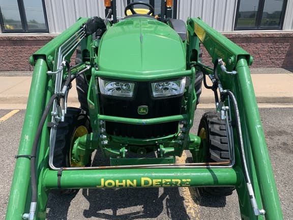 Image of John Deere 4066M equipment image 2