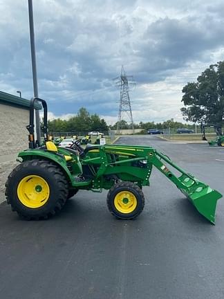 Image of John Deere 4066M equipment image 3