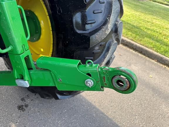 Image of John Deere 4066M equipment image 3