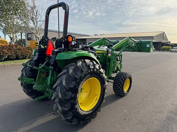 Image of John Deere 4066M equipment image 4