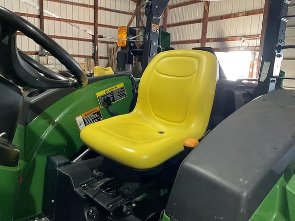 Image of John Deere 4066M equipment image 1