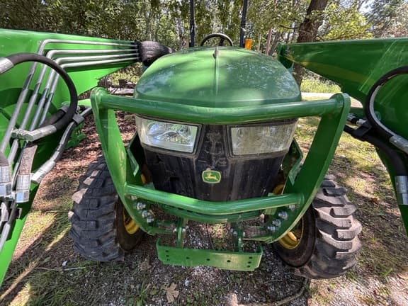 Image of John Deere 4066M equipment image 4