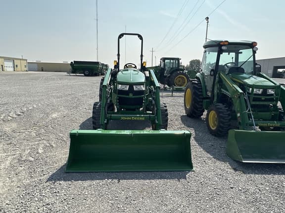 Image of John Deere 4066M equipment image 1