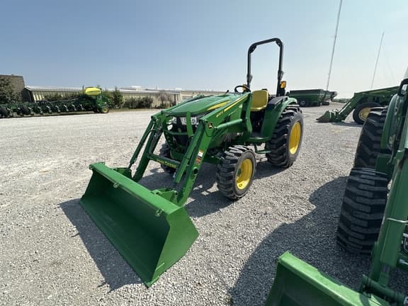 Image of John Deere 4066M equipment image 2