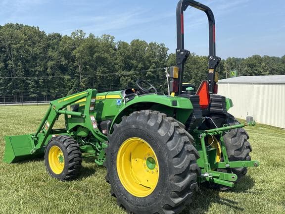 Image of John Deere 4066M equipment image 2