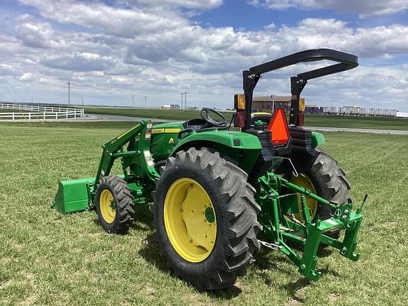 Image of John Deere 4066M equipment image 3