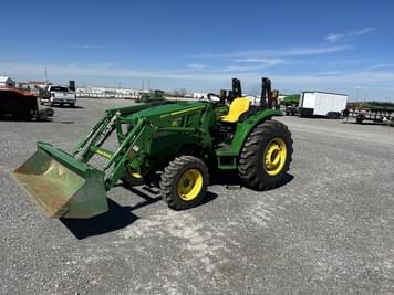 Main image John Deere 4066M