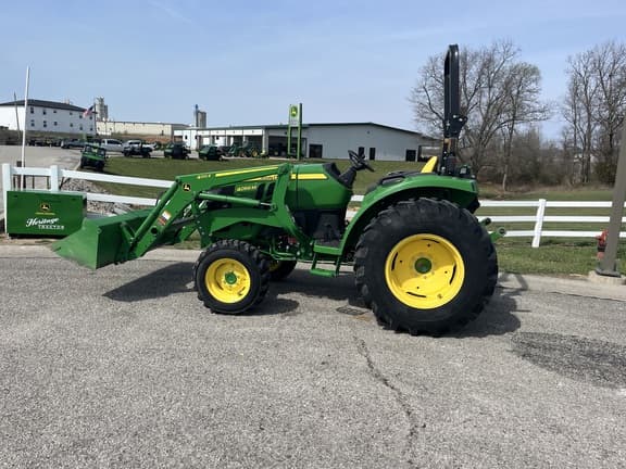 Image of John Deere 4066M equipment image 2