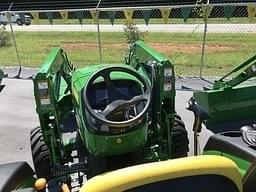 Image of John Deere 4066M equipment image 4