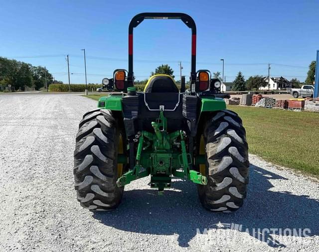 Image of John Deere 4066M equipment image 3